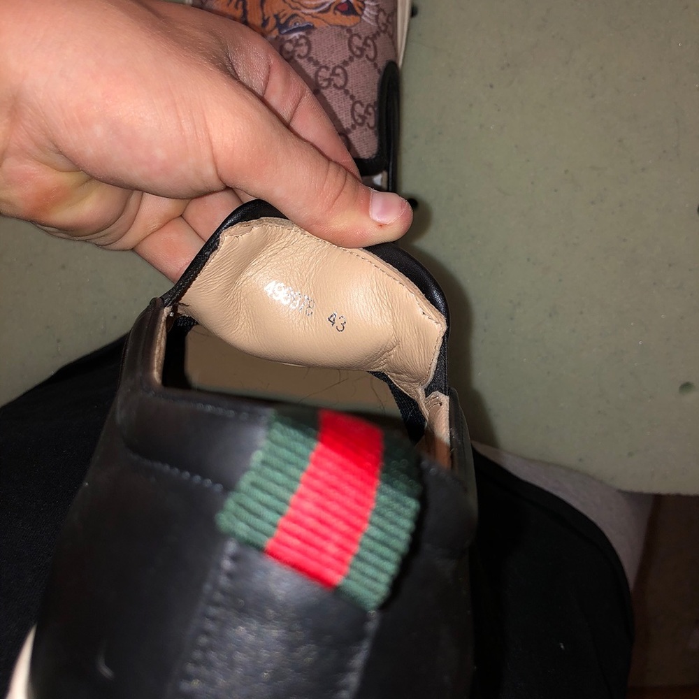 !GUCCI TIGER SLIP-ON SHOES! - Picture 9 of 10